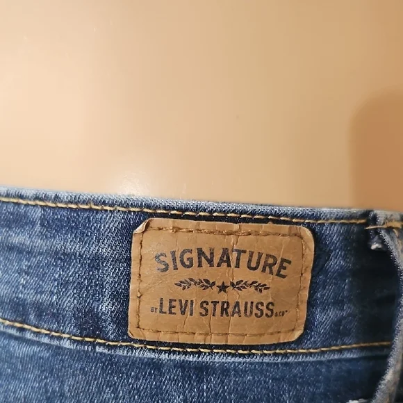 Signature by Levi Strauss Dark Blue Boyfriend Jeans - Picture 2 of 7